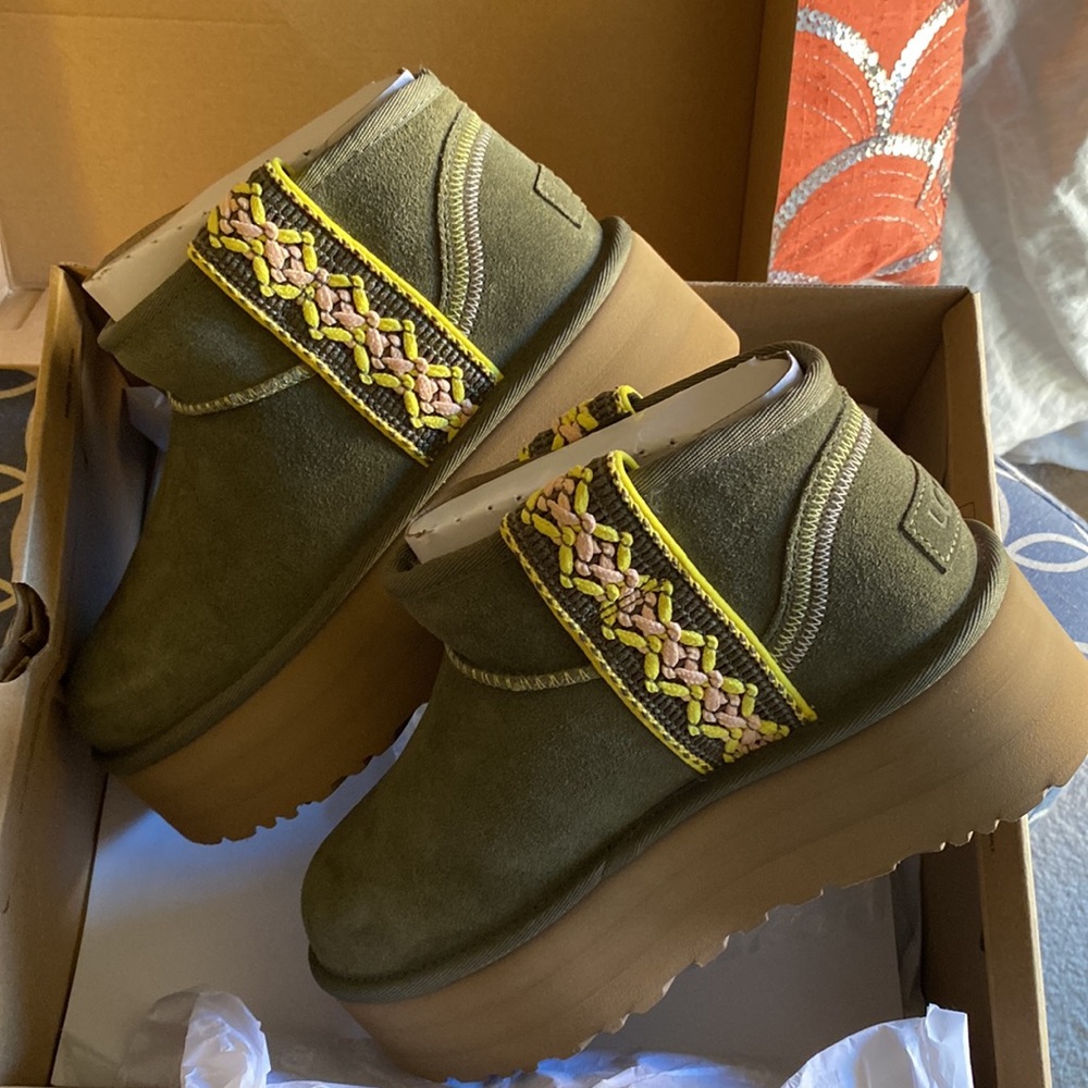 UGG Classic Ultra Mini Braid Platform Boots Olive 7